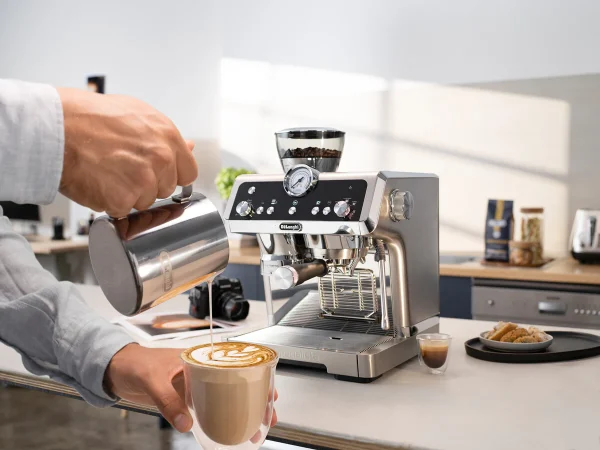 Delonghi - La Specialista Prestigio Manual Pump Espresso Machine